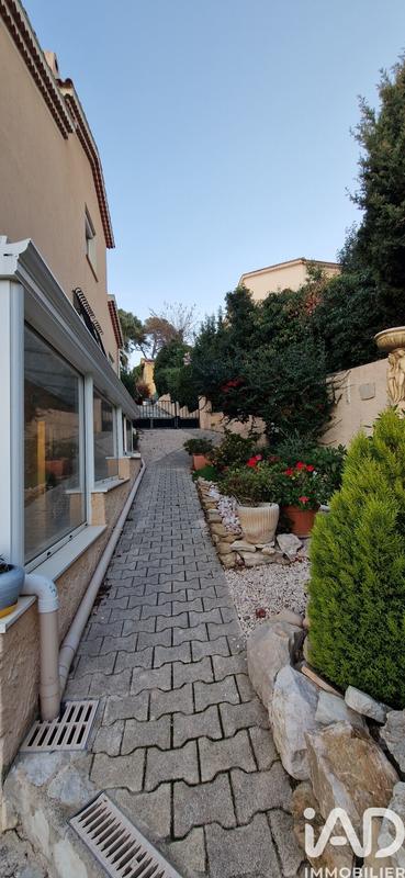 Maison - 200 m² - 9 pièces