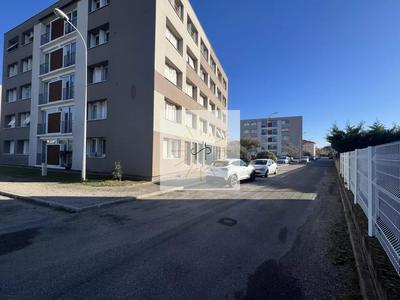 Appartement - 85 m² - 6 pièces