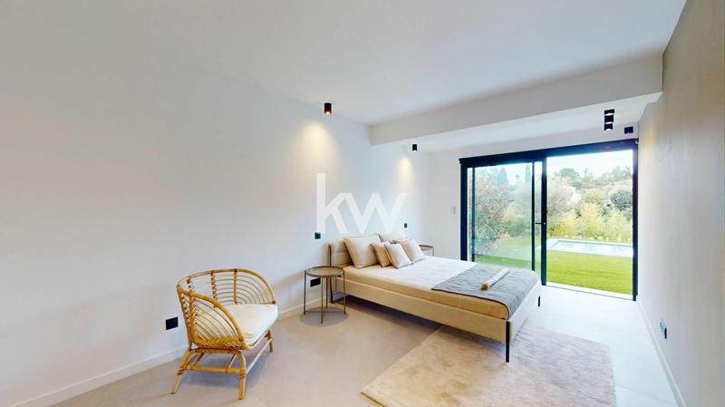 Maison - 208 m² - 6 pièces