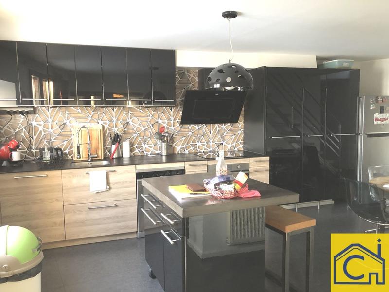 Maison - 90 m² - 3 pièces