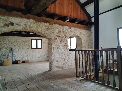 Maison - 245 m² - 6 pièces