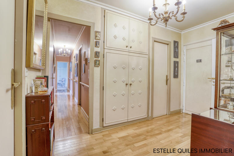 Appartement - 104 m² - 5 pièces