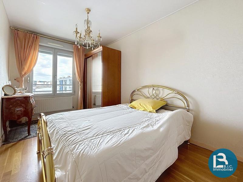 Appartement - 90 m² - 4 pièces