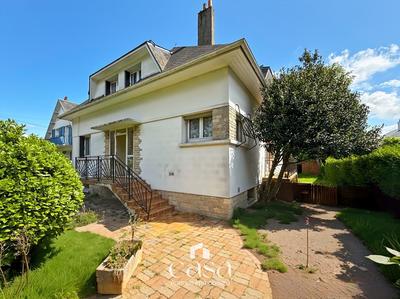 Maison - 170 m² - 8 pièces