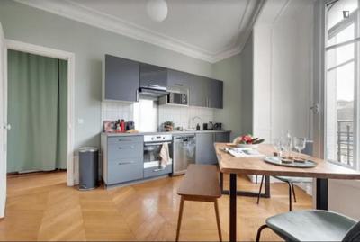 Chambre - 12 m² - 6 pièces