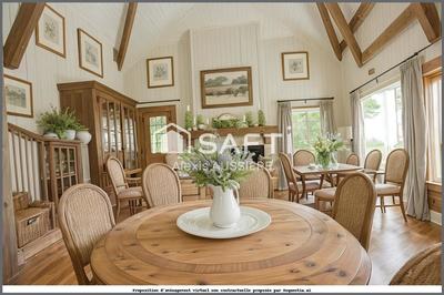 Maison - 208 m² - 9 pièces