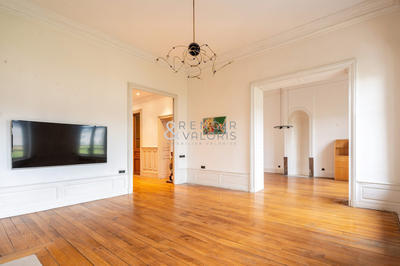 Appartement - 140 m² - 5 pièces