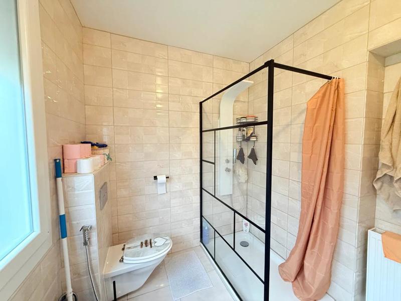 Appartement - 90 m² - 3 pièces