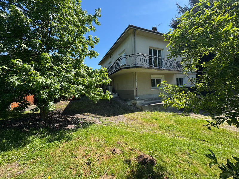 Maison - 165 m² - 9 pièces