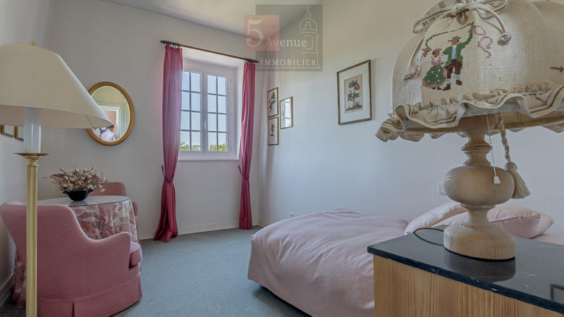 Maison - 430 m² - 12 pièces