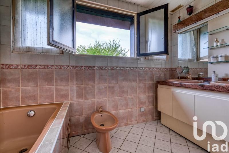 Maison - 95 m² - 4 pièces