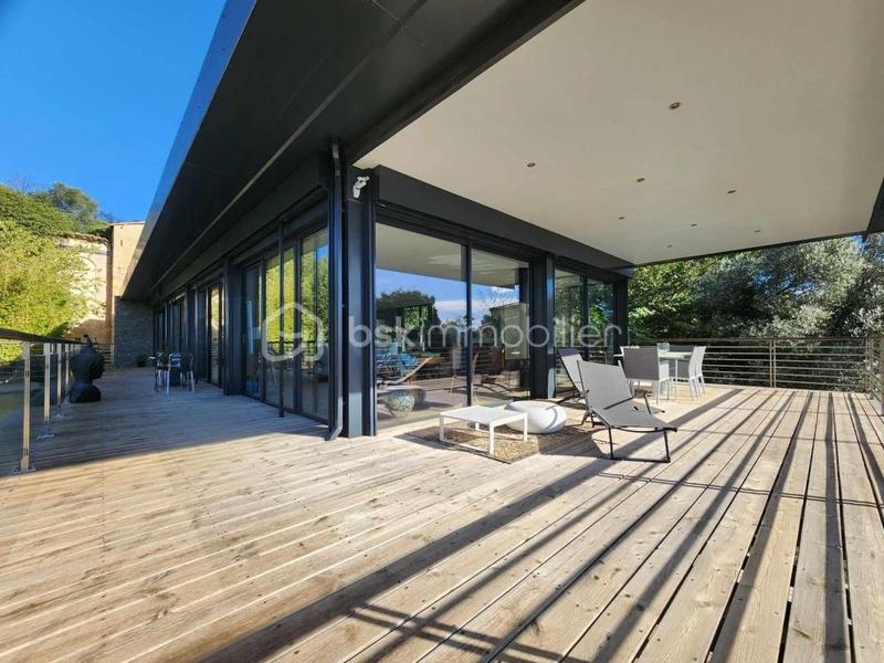 Maison d'architecte - 180 m² - 3 pièces