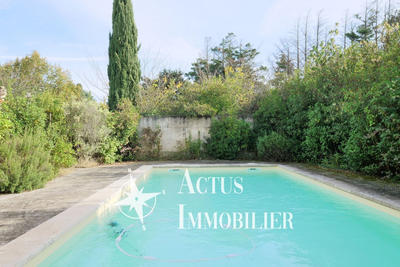 Maison - 202 m² - 7 pièces