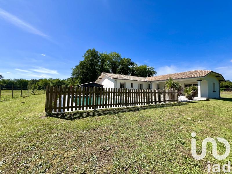 Maison - 201 m² - 8 pièces