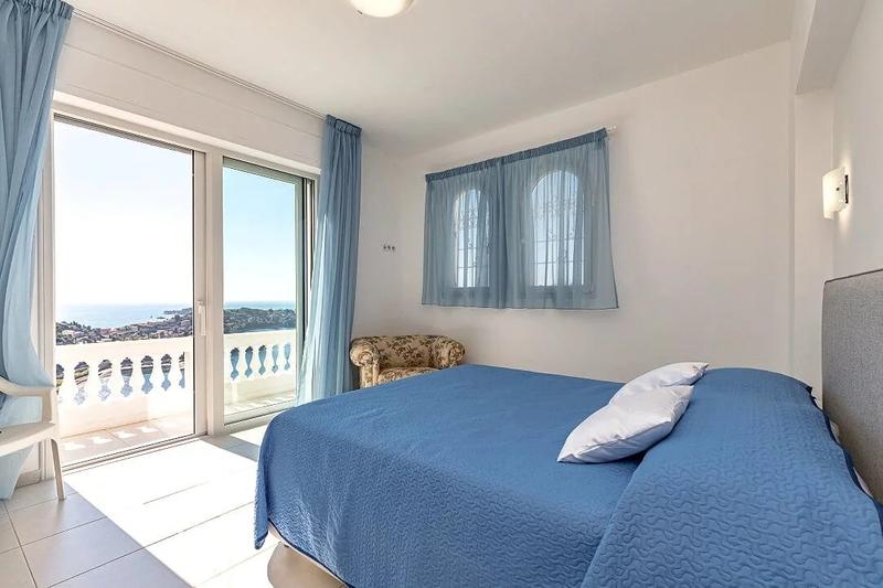 Villa - 600 m² - 12 pièces