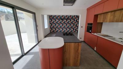 Maison - 231 m² - 9 pièces