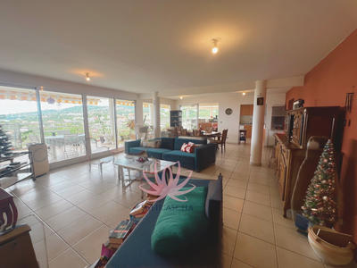 Loft - 139 m² - 5 pièces