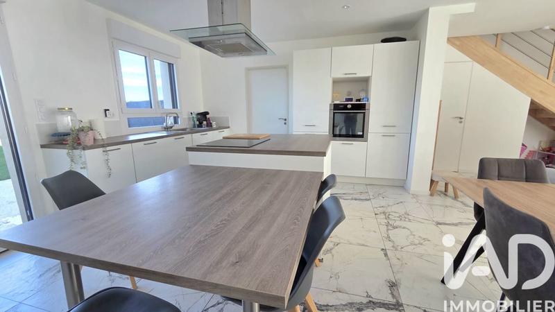 Maison - 96 m² - 4 pièces