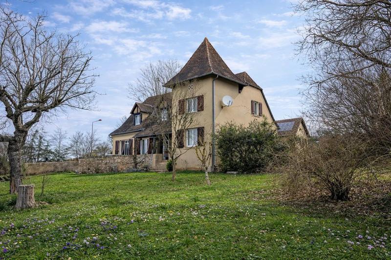 Maison - 170 m² - 5 pièces