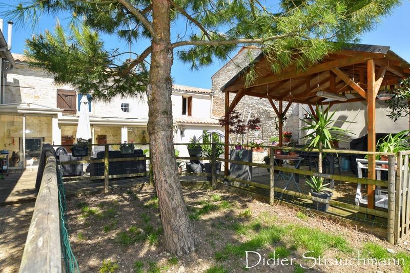 Maison - 166 m² - 7 pièces