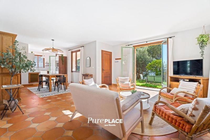 Maison - 236 m² - 6 pièces