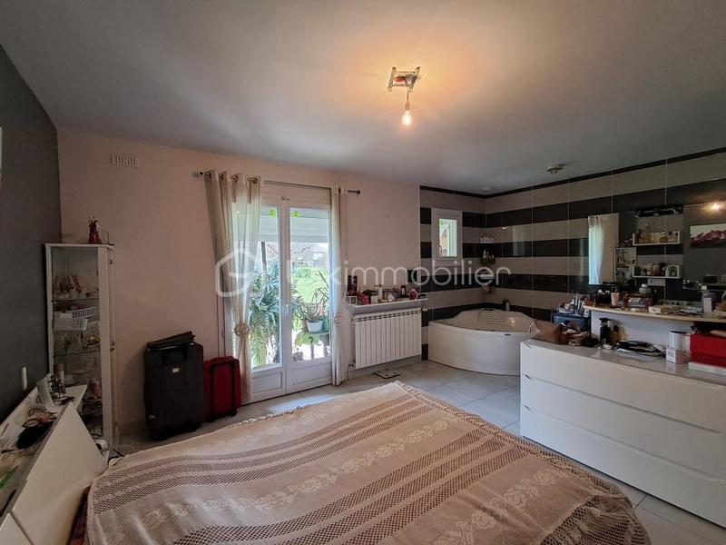 Maison traditionnelle - 168 m² - 4 pièces