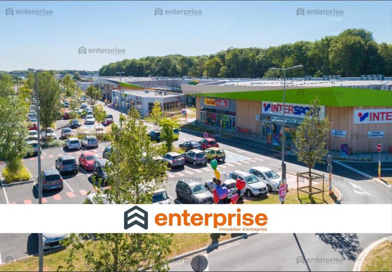 Local commercial - 1 500 m²