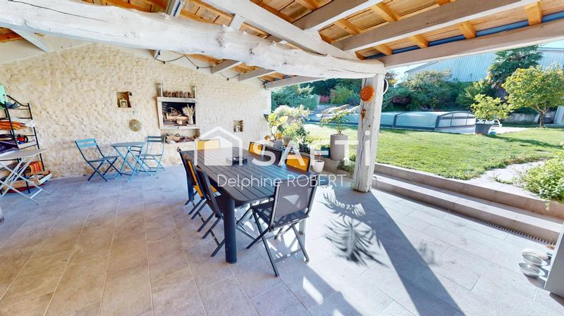 Maison - 275 m² - 8 pièces