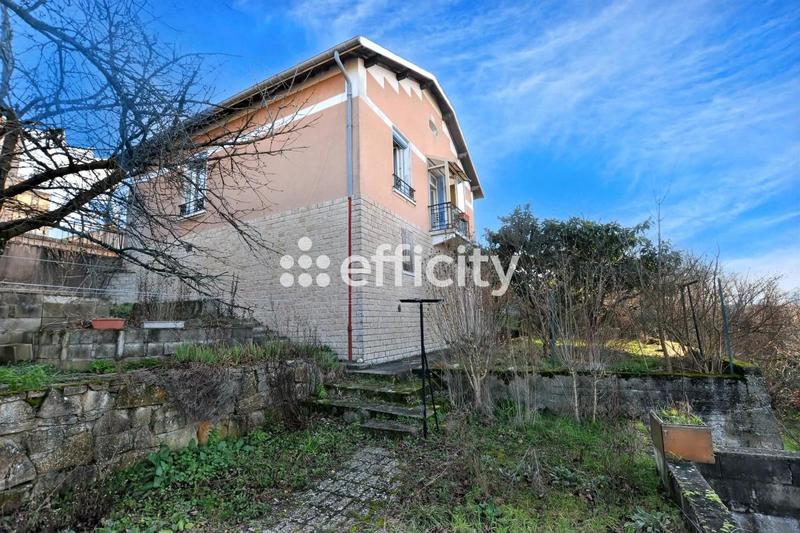 Maison - 90 m² - 5 pièces