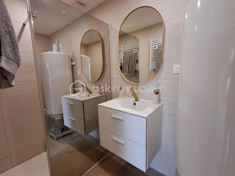 Demeure - 300 m² - 12 pièces