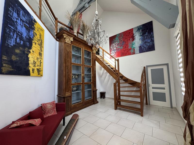 Maison - 700 m² - 15 pièces