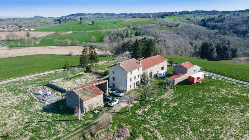 Propriété - 180 m² - 4 pièces