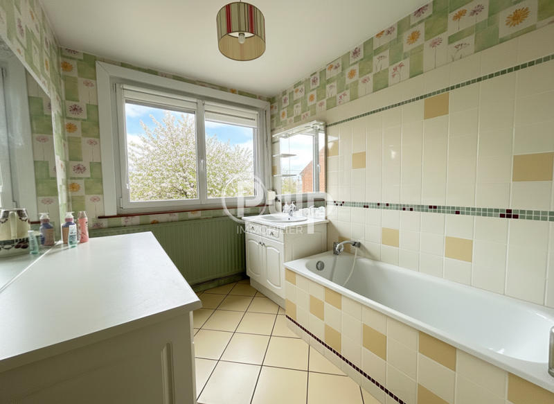 Pavillon - 192 m² - 10 pièces