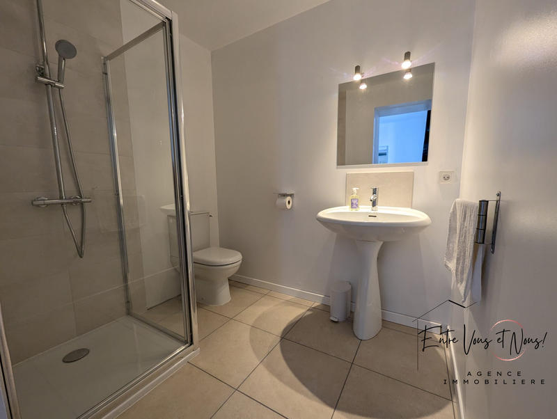 Maison - 280 m² - 8 pièces