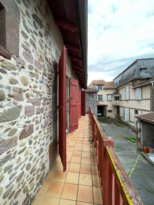 Immeuble - 157 m² - 6 pièces