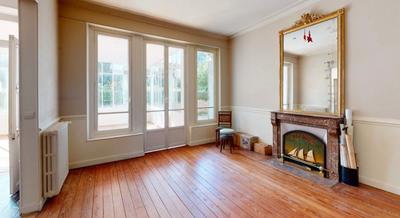 Maison - 350 m² - 12 pièces