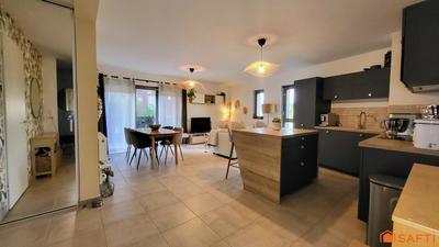 Appartement - 80 m² - 4 pièces