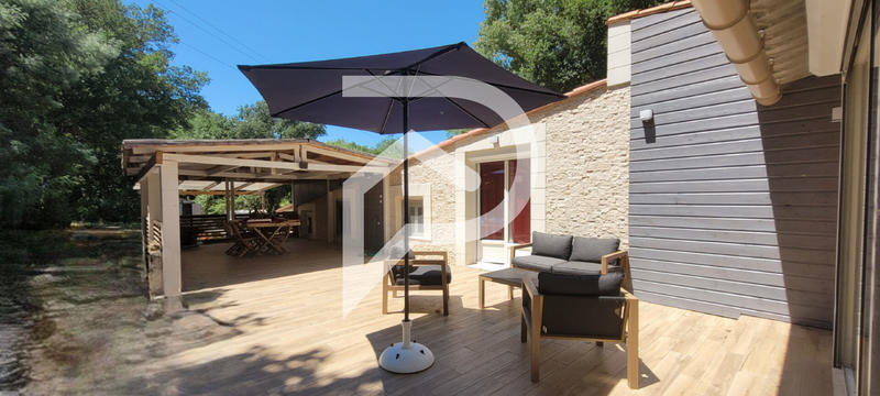 Maison - 215 m² - 7 pièces