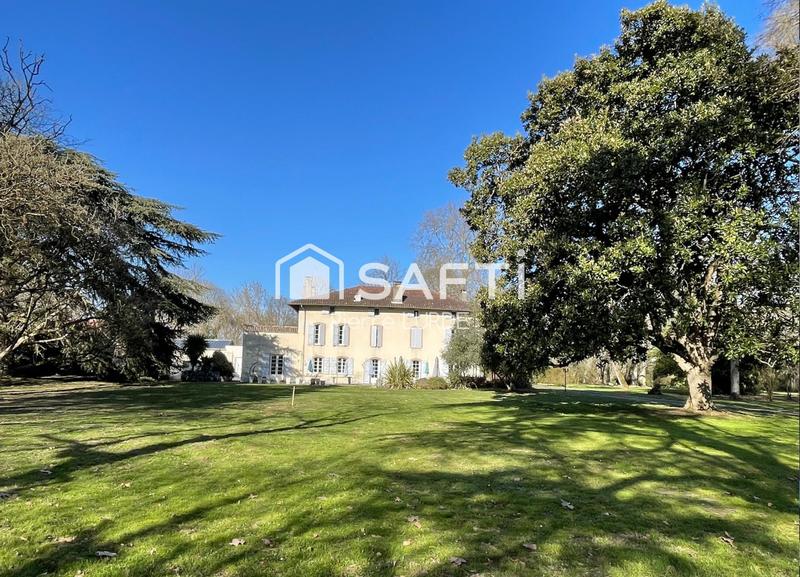 Maison de maîtres - 520 m² - 10 pièces