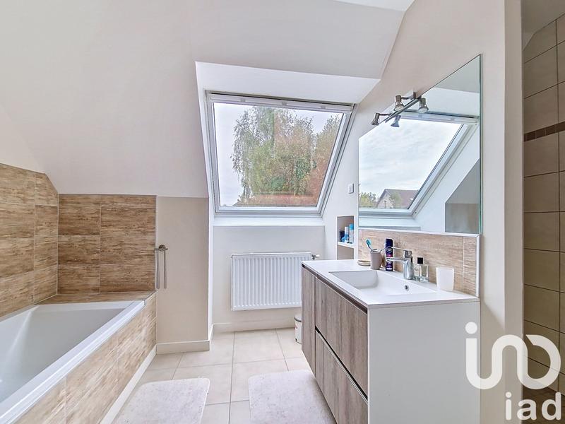 Maison - 235 m² - 8 pièces