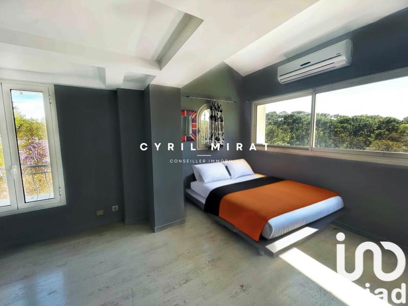 Maison - 227 m² - 8 pièces