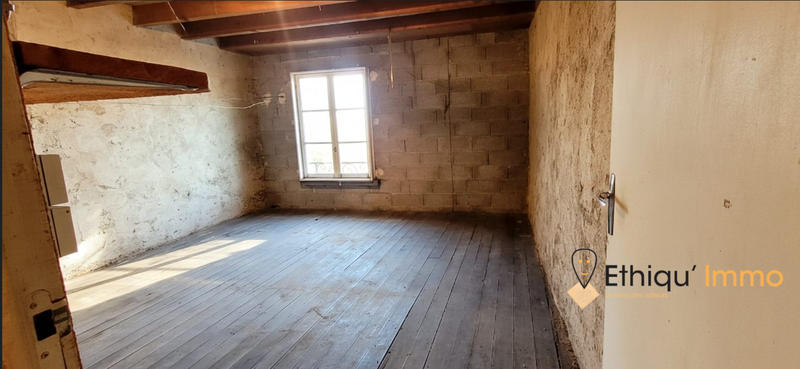 Maison - 102 m² - 25 pièces