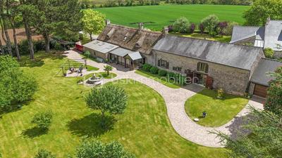 Longère - 258 m² - 10 pièces