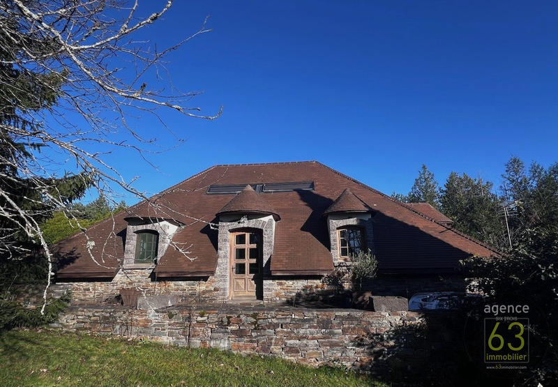 Maison - 430 m² - 9 pièces