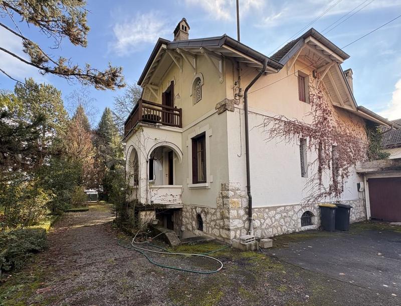 Maison - 180 m² - 6 pièces