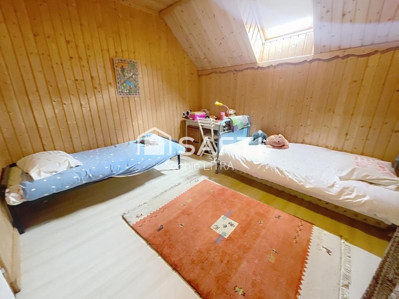 Maison - 250 m² - 8 pièces