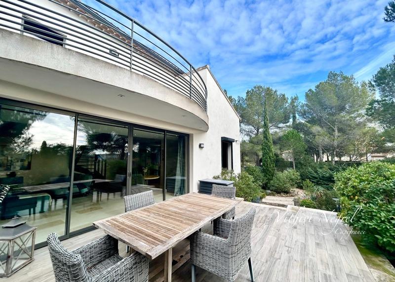 Propriété - 150 m² - 5 pièces