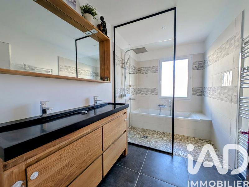 Maison - 100 m² - 4 pièces