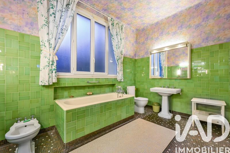 Maison - 180 m² - 7 pièces