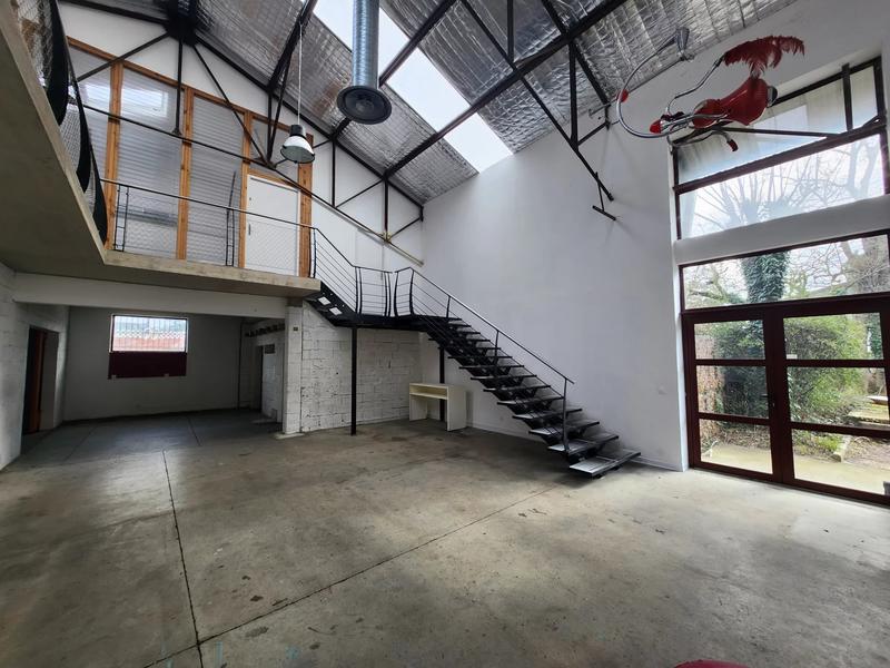 Local commercial - 380 m² - 8 pièces